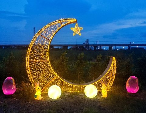 Moon Set Christmas decoration light by JKPARKRIDES