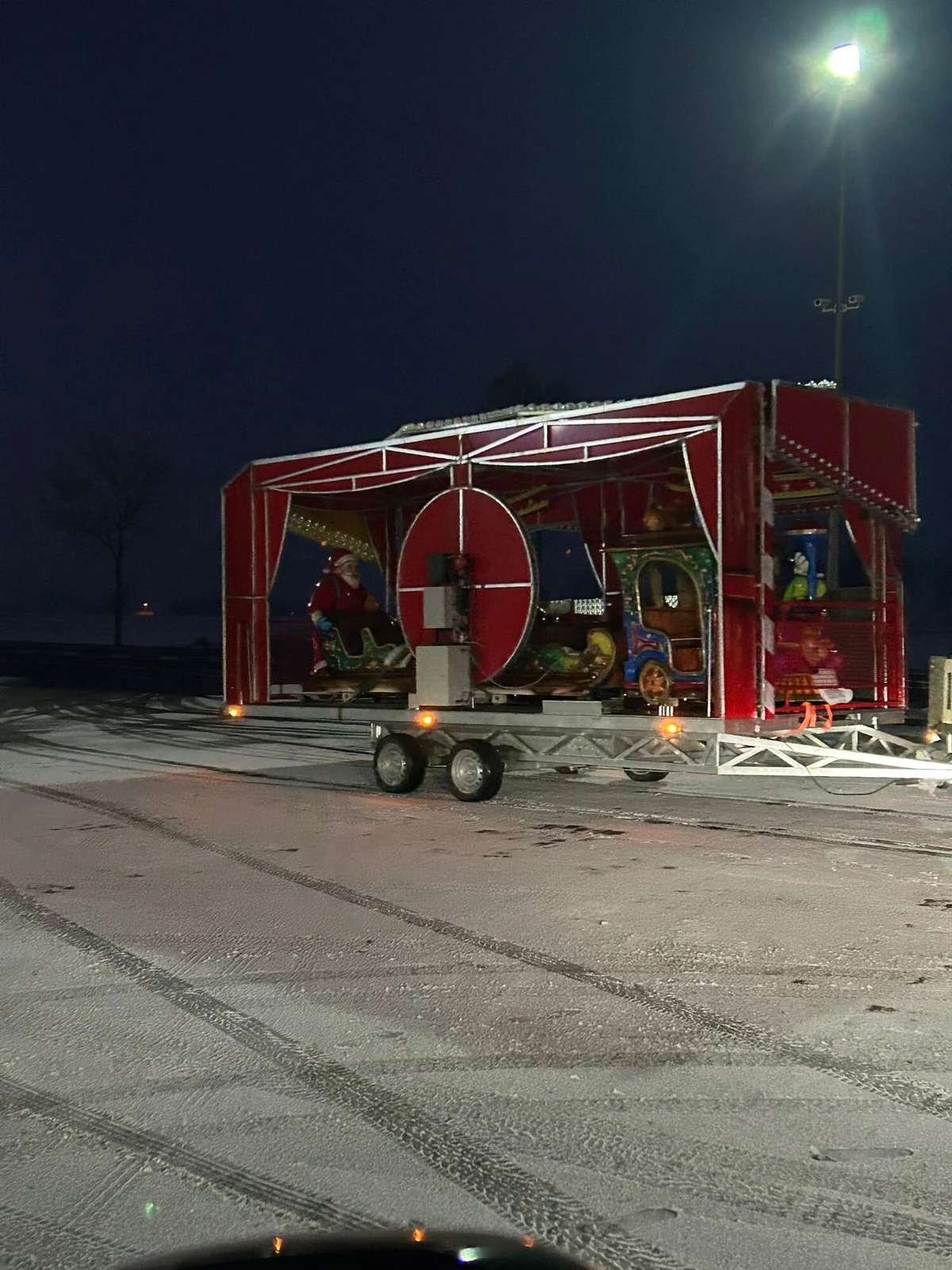 Il treno di Natale, in fabbrica e in loco. di JKPARKRIDES