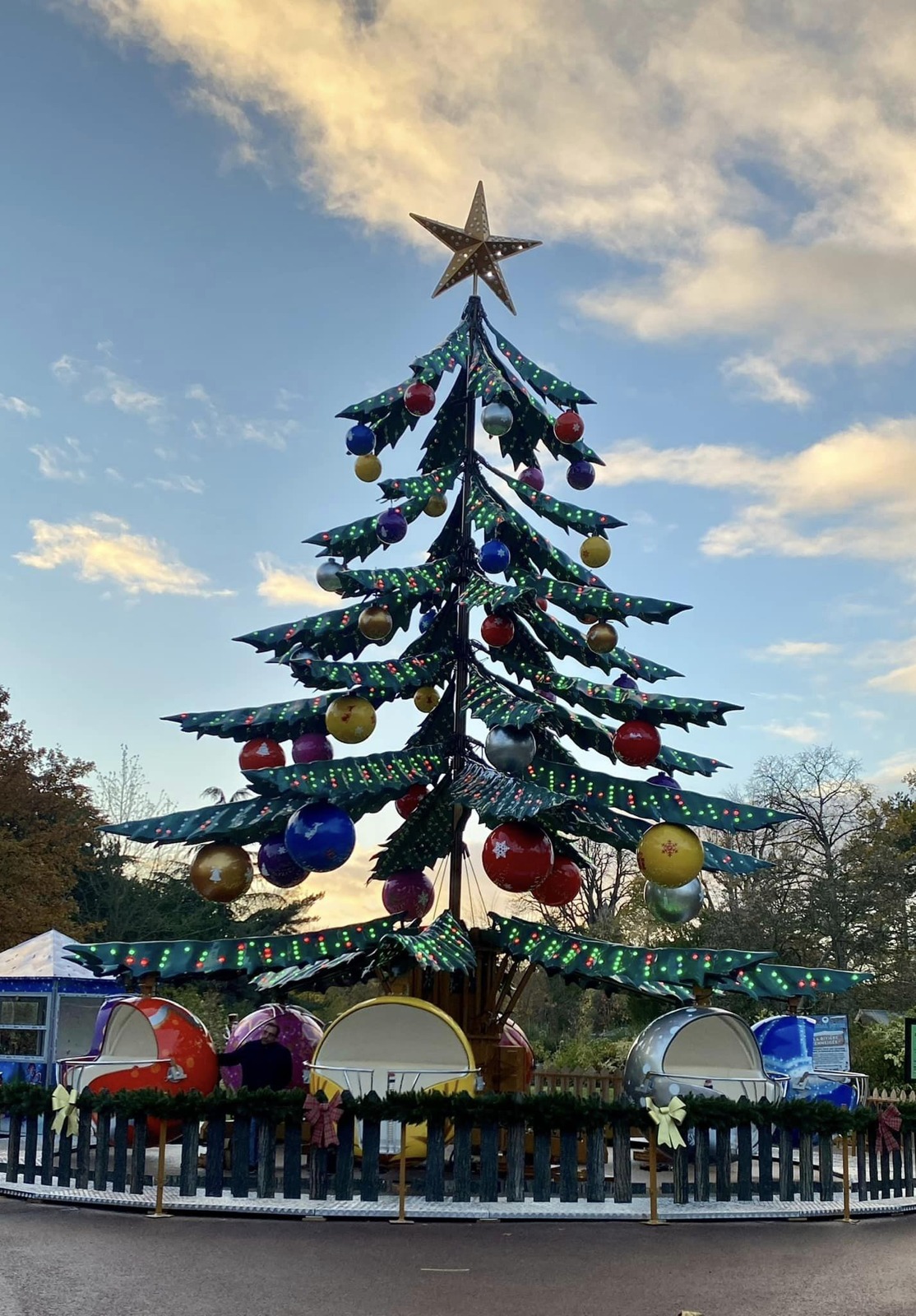 Christmas Tree Ride — additional view of the equipment