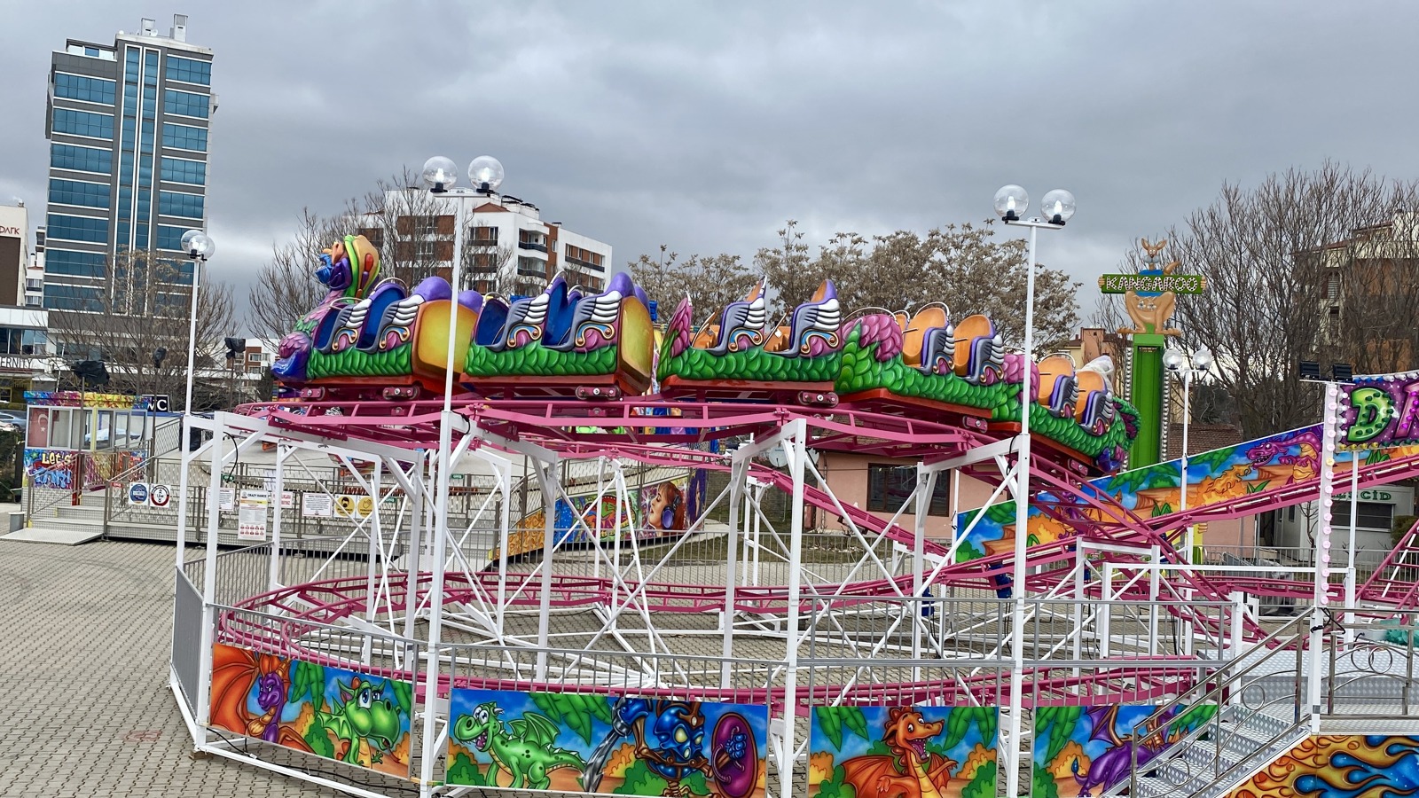 Dragon — additional view of the equipment