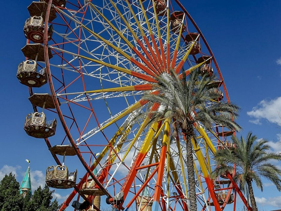 Ferris Wheel — additional view of the equipment