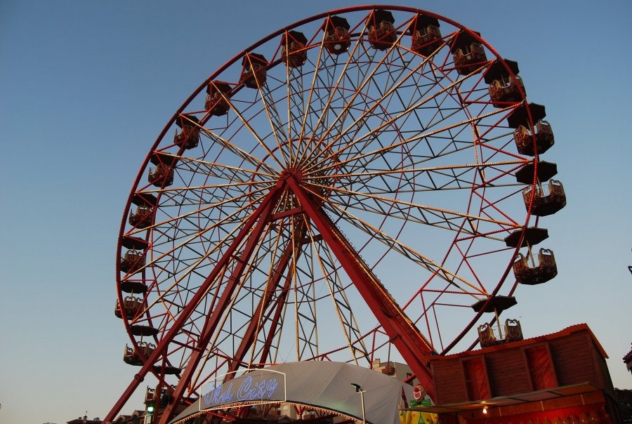 Ferris Wheel — additional view of the equipment