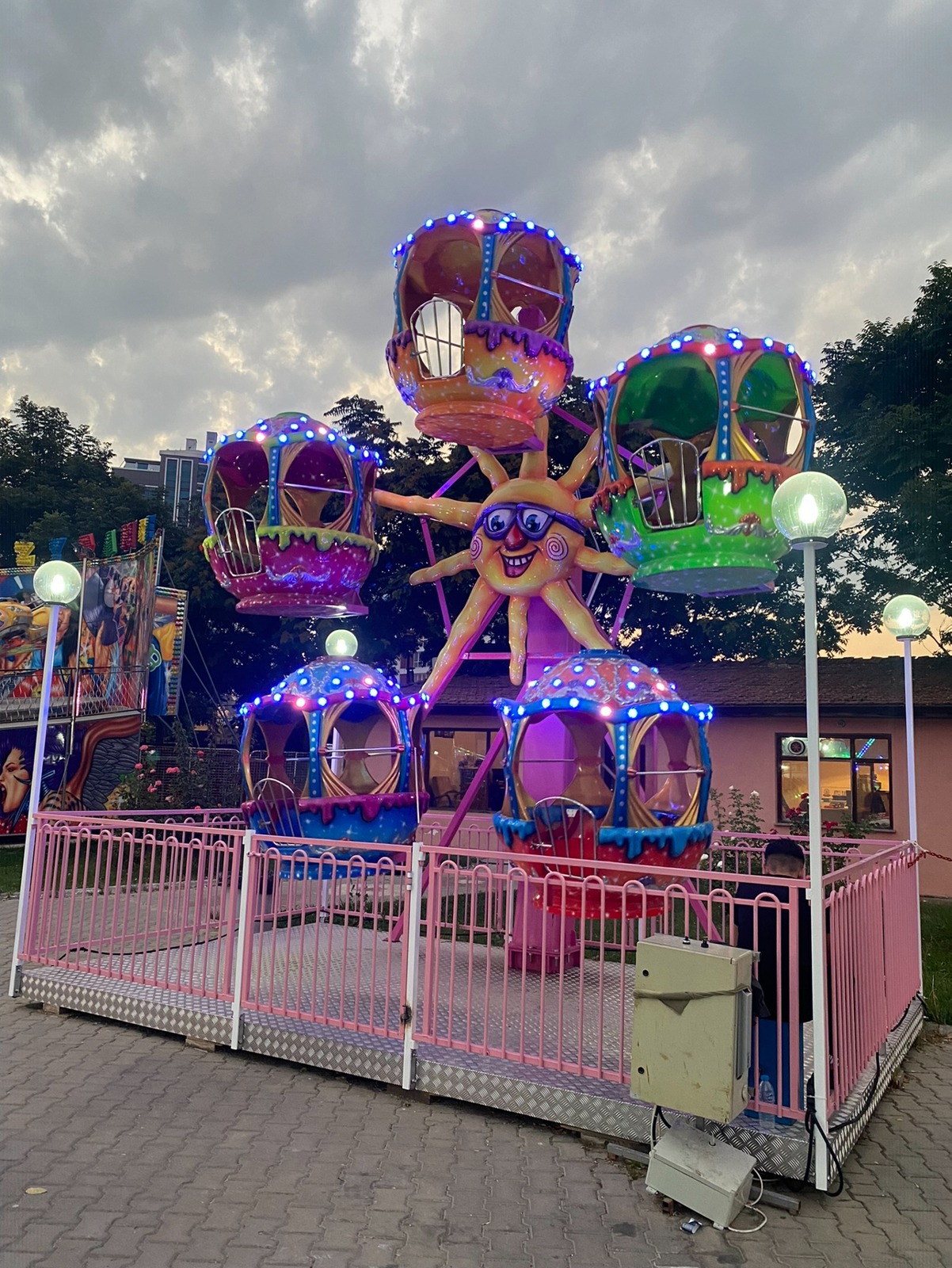 Mini Chair Swing Ride — additional view of the equipment