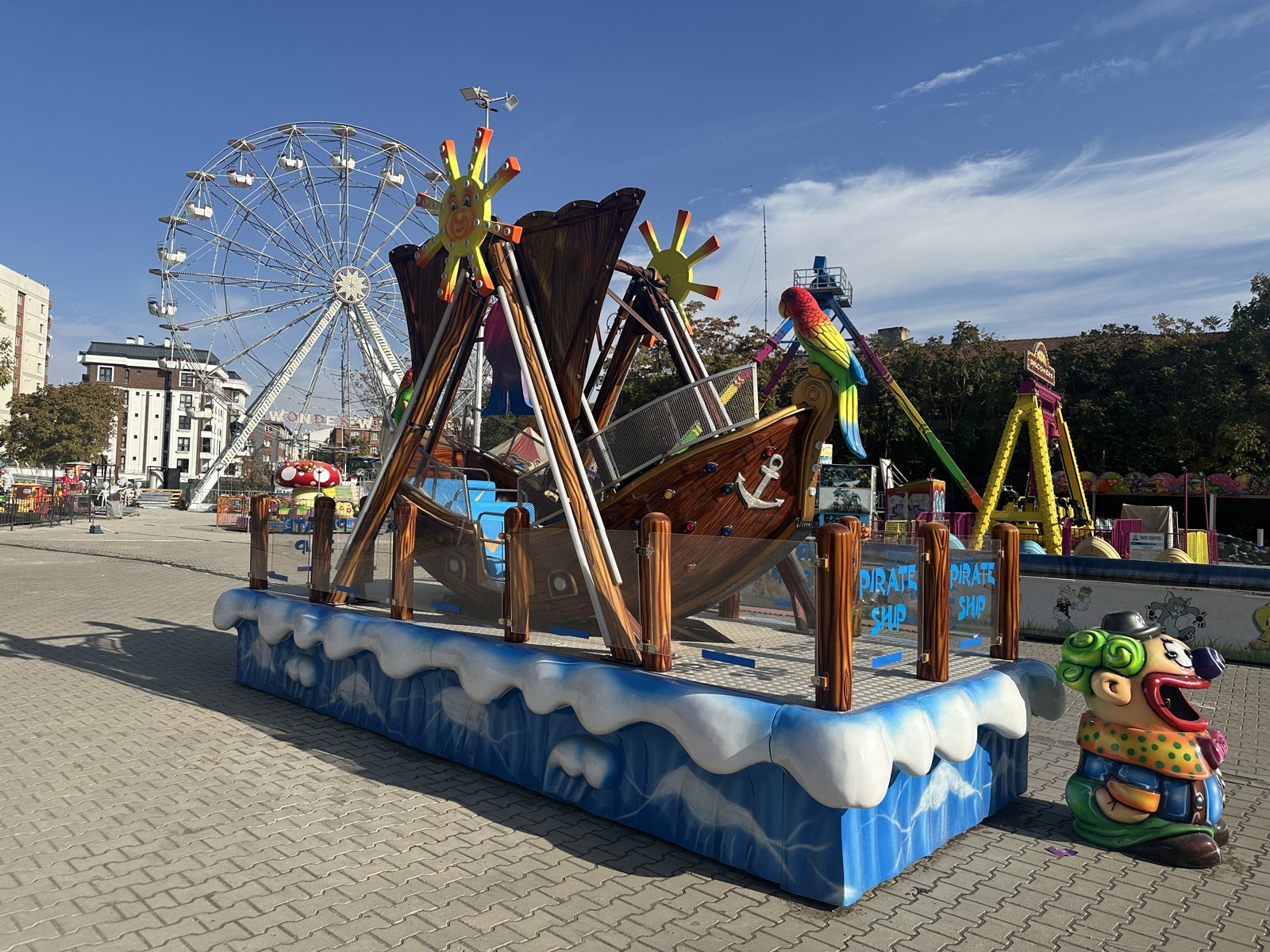 Mini Pirate Ship — additional view of the equipment