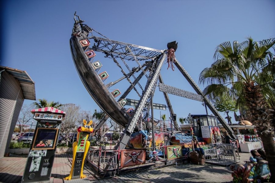 Pirate Ship — overall equipment view