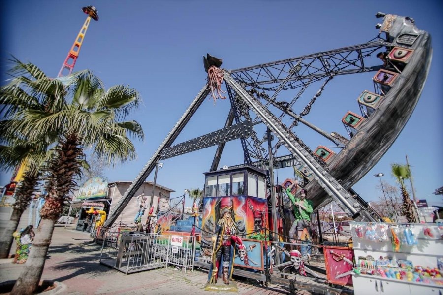 Pirate Ship — additional view of the equipment