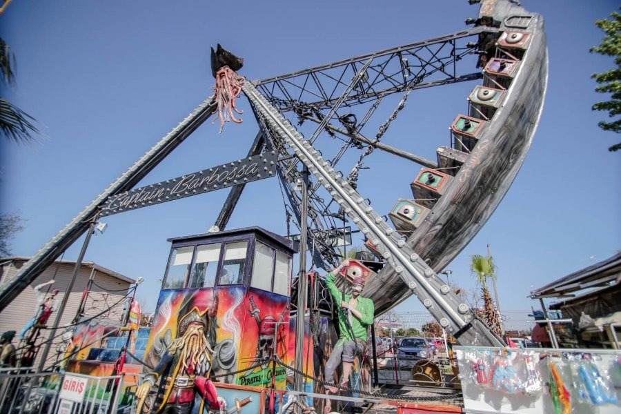 Pirate Ship — additional view of the equipment