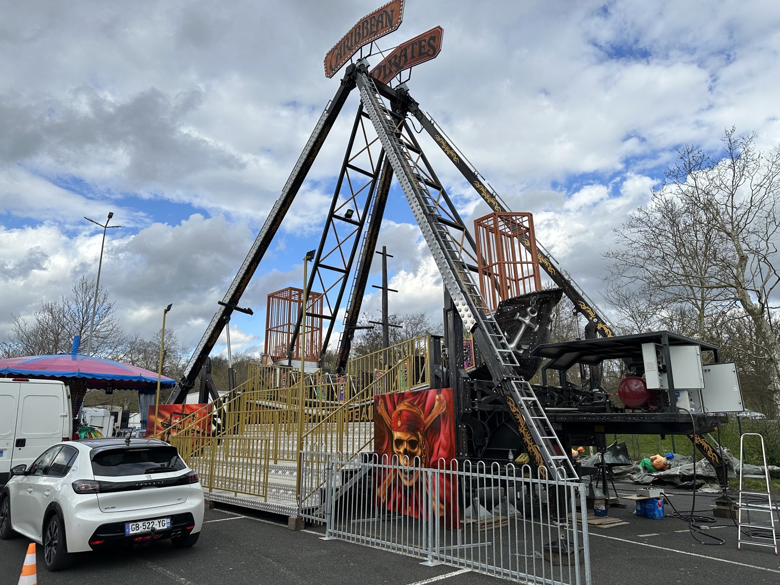 Pirate Ship On Trailer — additional view of the equipment