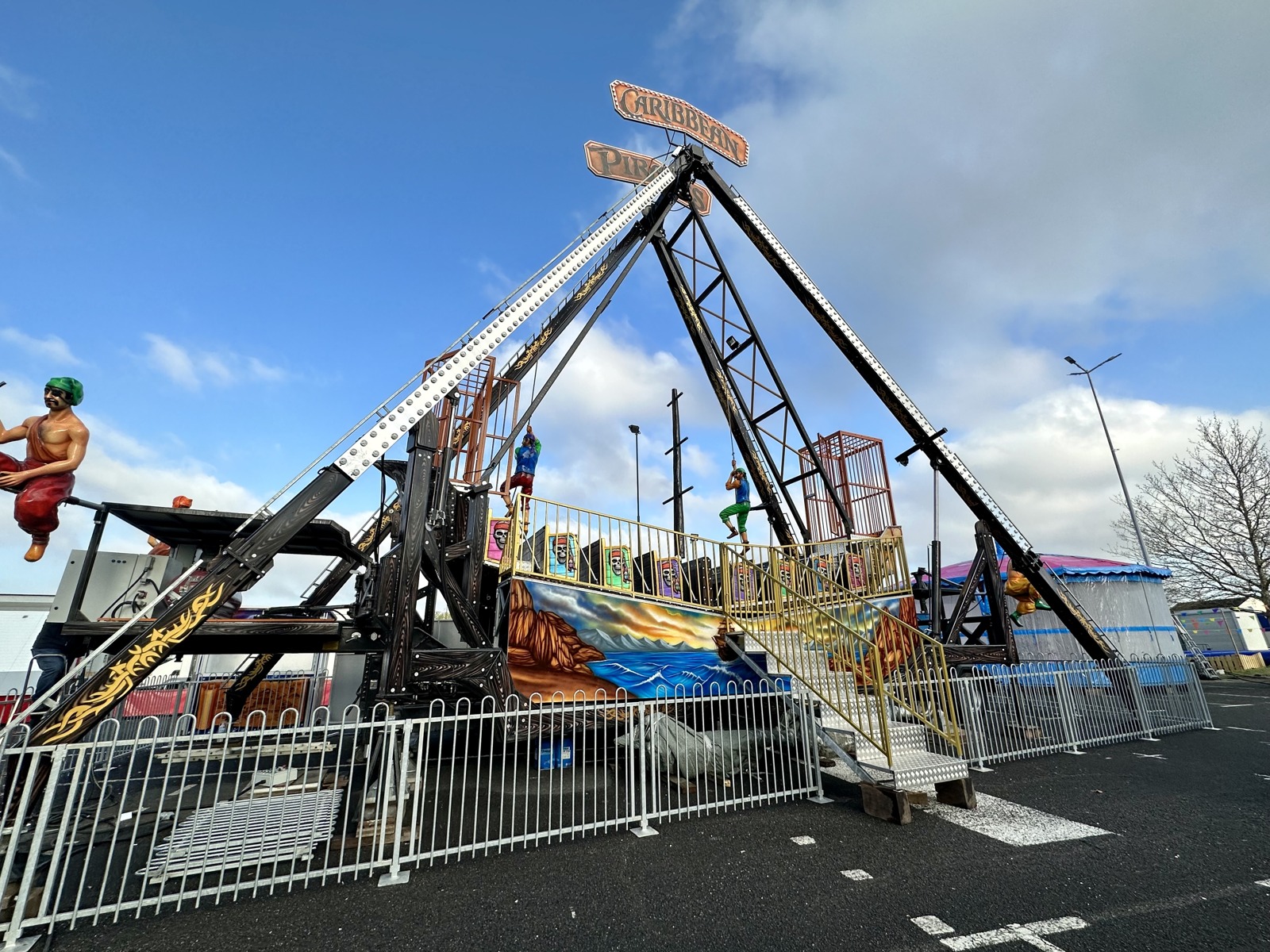 Pirate Ship On Trailer — additional view of the equipment