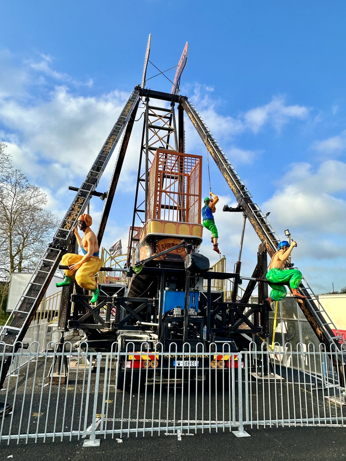 Pirate Ship On Trailer — additional view of the equipment