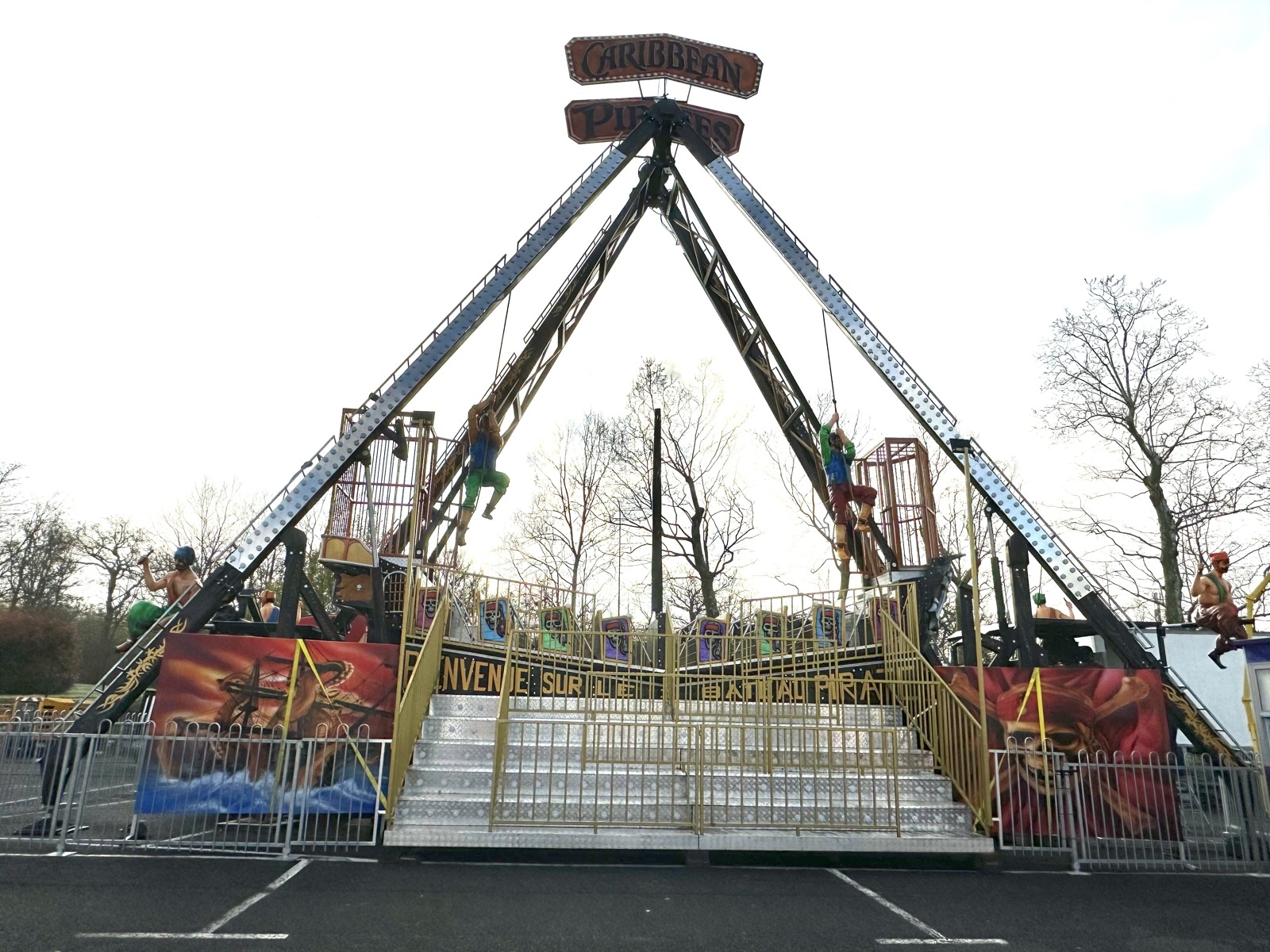 Pirate Ship On Trailer — additional view of the equipment