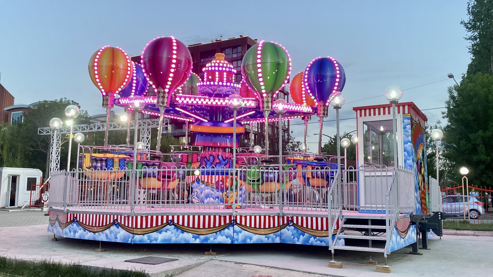 Samba Balloon On Trailer — additional view of the equipment