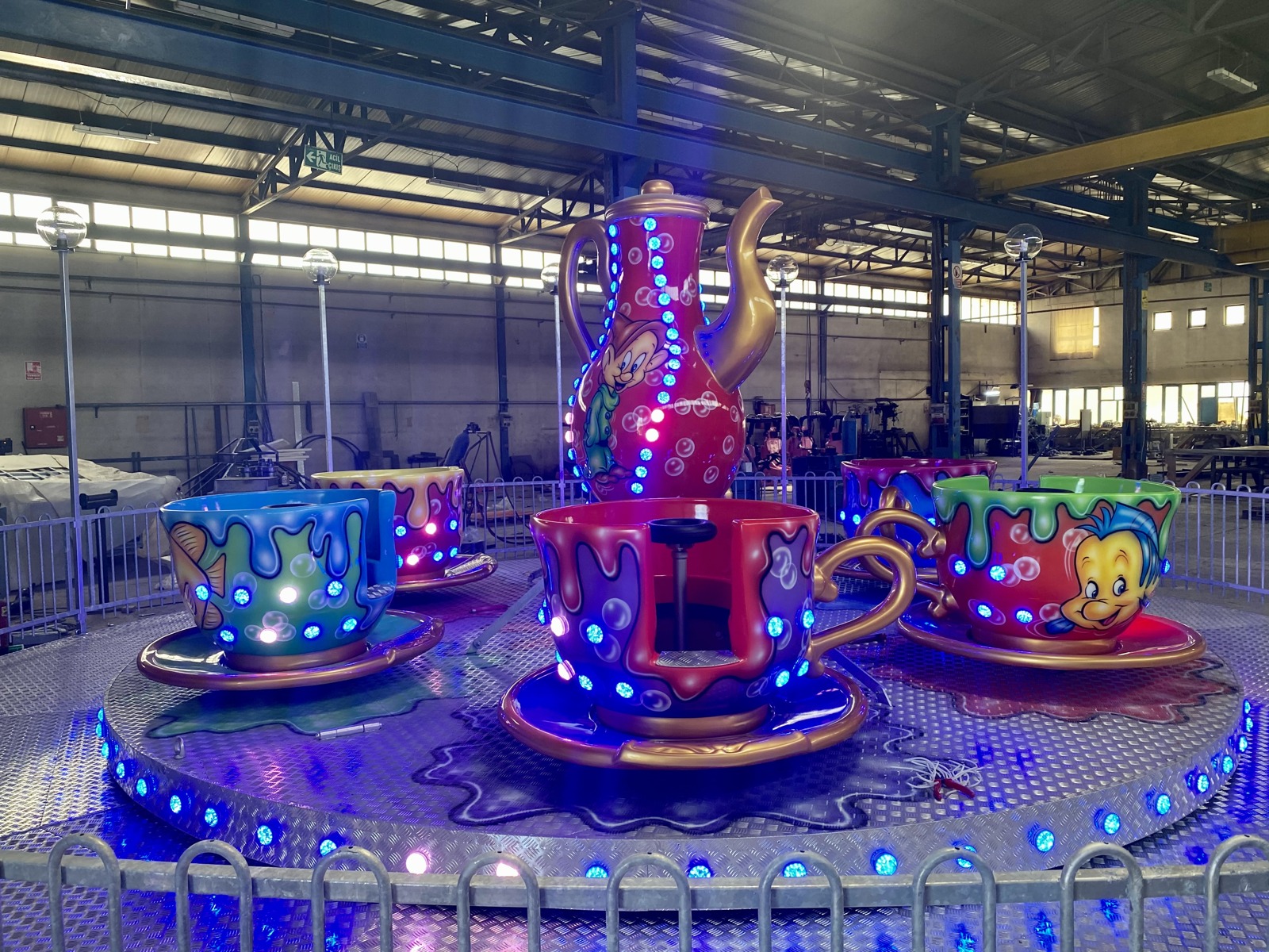Teacup — additional view of the equipment