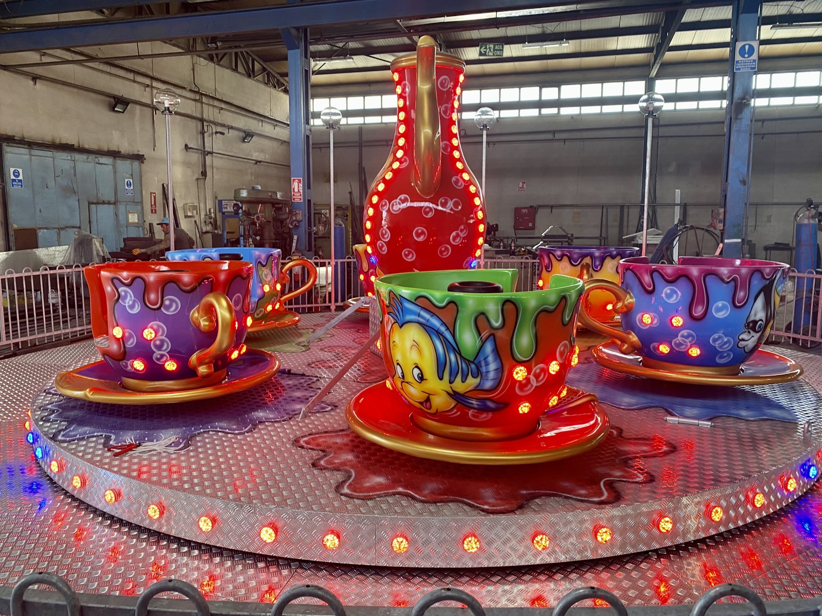 Teacup — additional view of the equipment