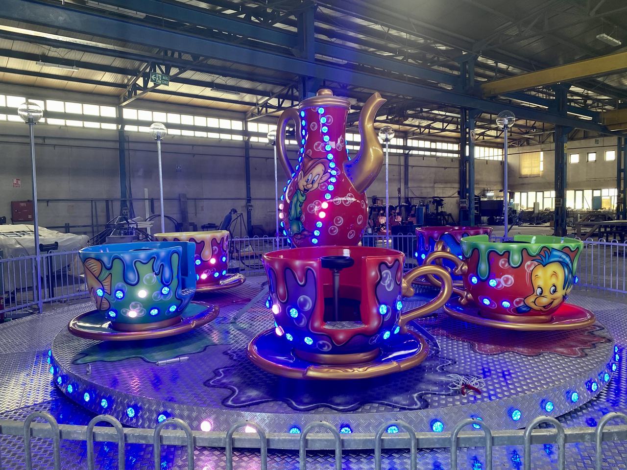 Tea Cup Ride — fabbrica di giri per tazza di tè all'aperto