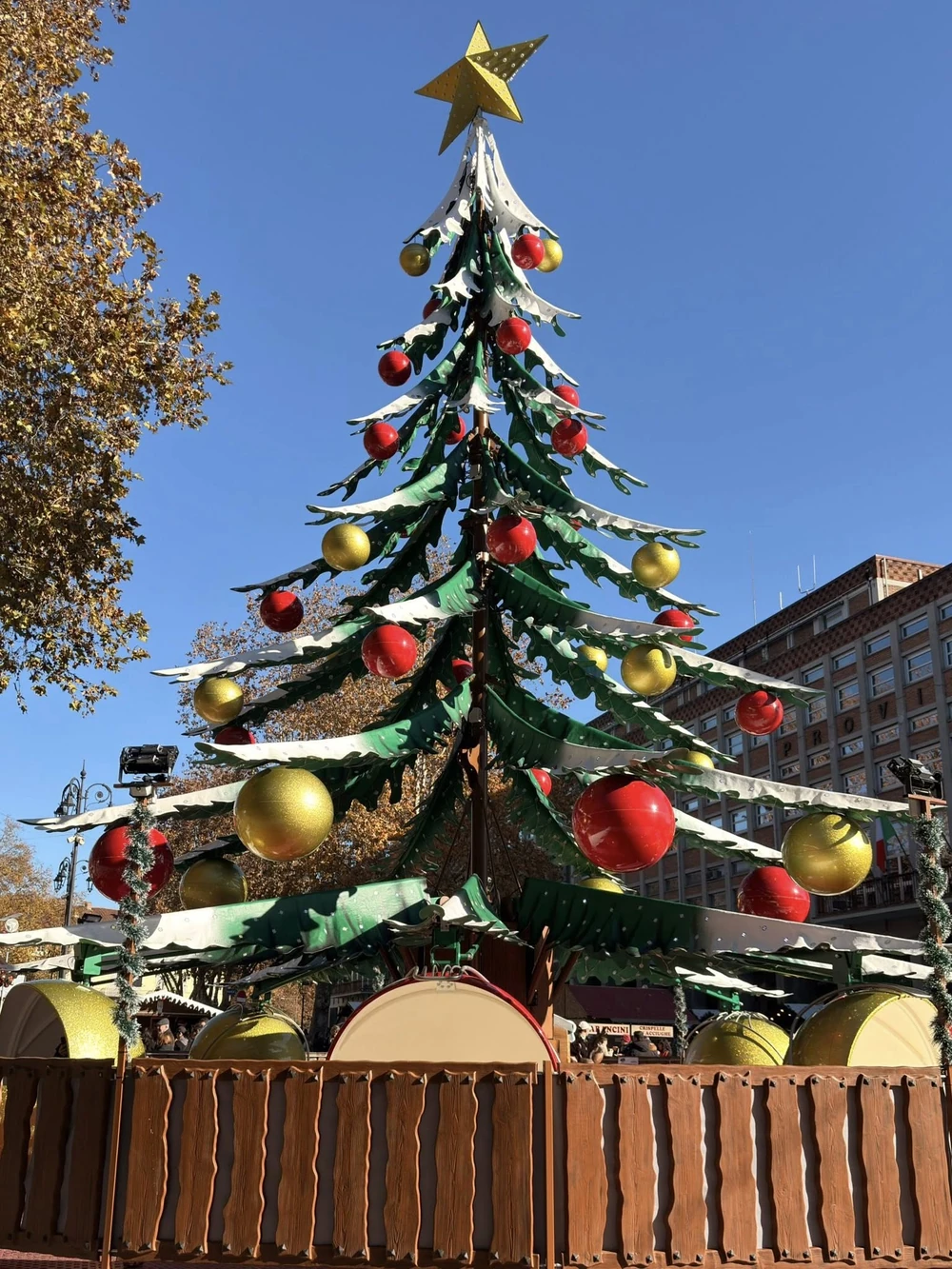 La scène de Noël Tree Ride opérationnelle par JKPARKRIDES
