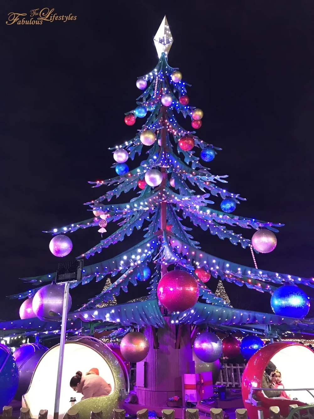 La scène de Noël Tree Ride opérationnelle par JKPARKRIDES