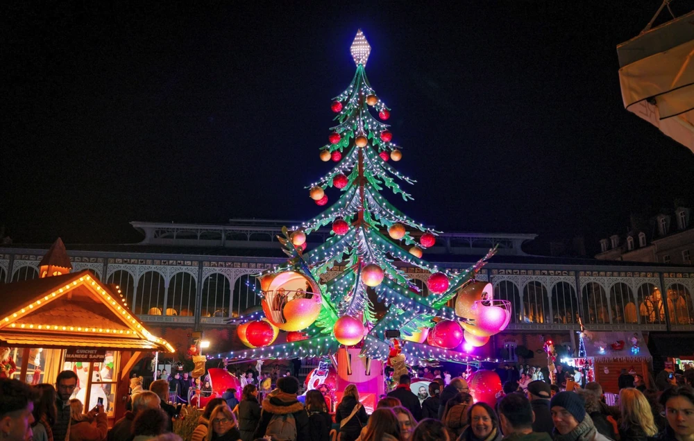 La scène de Noël Tree Ride opérationnelle par JKPARKRIDES